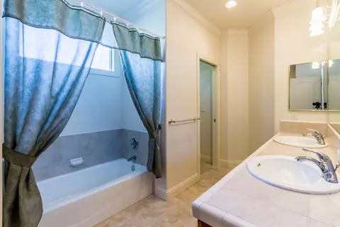 2390 Crescent Moon Ct, Redding, CA 96001 photo 21