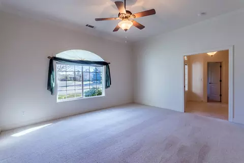 2390 Crescent Moon Ct, Redding, CA 96001 photo 10