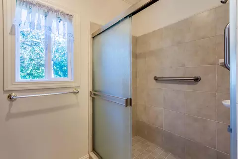 2390 Crescent Moon Ct, Redding, CA 96001 photo 22