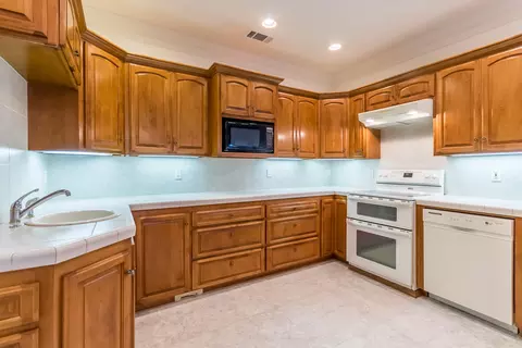 2390 Crescent Moon Ct, Redding, CA 96001 photo 15