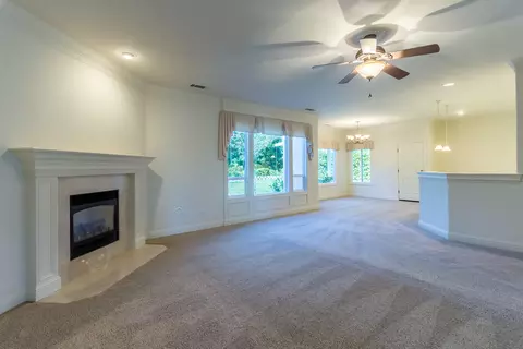 2390 Crescent Moon Ct, Redding, CA 96001 photo 5