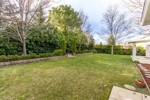 2390 Crescent Moon Ct, Redding, CA 96001 photo 2