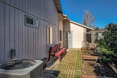 1956 Catherine Way, Redding, CA 96002 photo 39