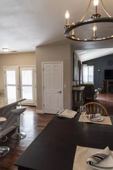 1423 Woodbridge Ct, Redding, CA 96002 photo 9