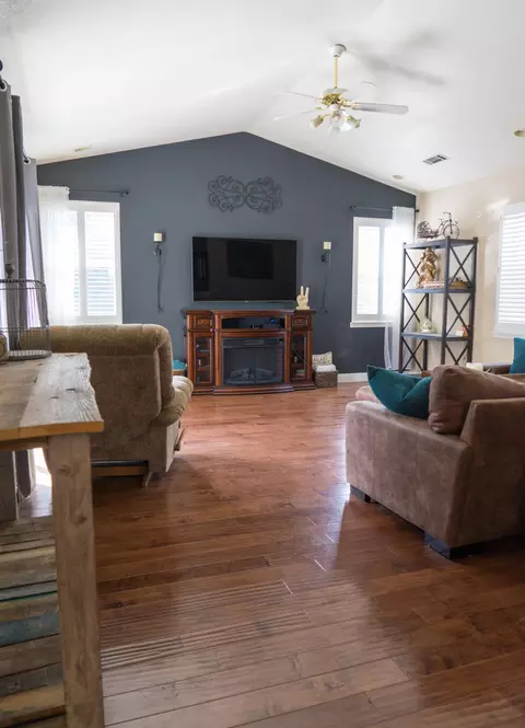 1423 Woodbridge Ct, Redding, CA 96002 photo 8