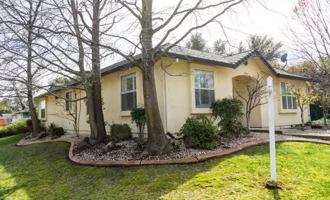 1423 Woodbridge Ct, Redding, CA 96002 photo 3