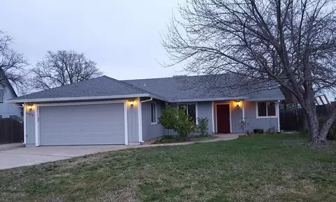 2010 Juarez Ln, Redding, CA 96003 photo 2