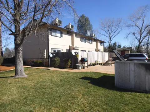 2505 Sabre Ct, Redding, CA 96002 photo 2