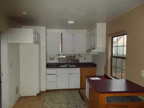 748 West St, Redding, CA 96001 photo 11