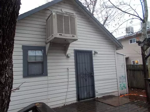748 West St, Redding, CA 96001 photo 2