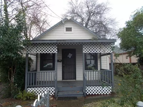 748 West St, Redding, CA 96001 photo 1