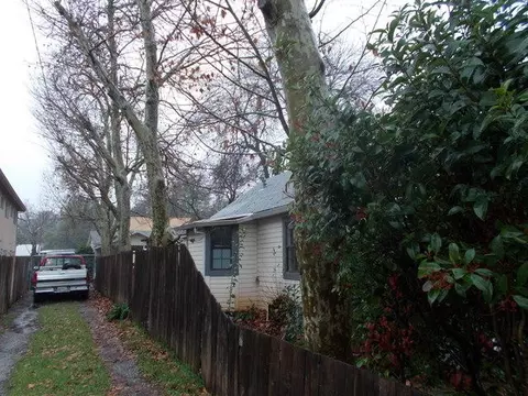 748 West St, Redding, CA 96001 photo 15