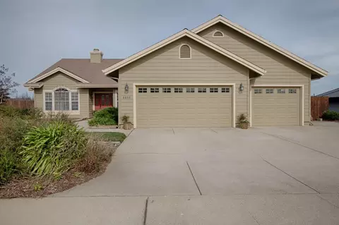 2235 Cumberland Dr, Redding, CA 96001 photo 1
