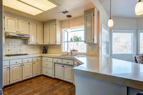 2235 Cumberland Dr, Redding, CA 96001 photo 4