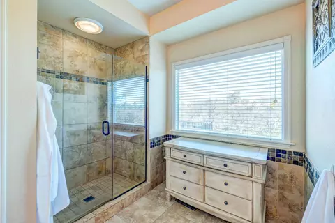 2235 Cumberland Dr, Redding, CA 96001 photo 16