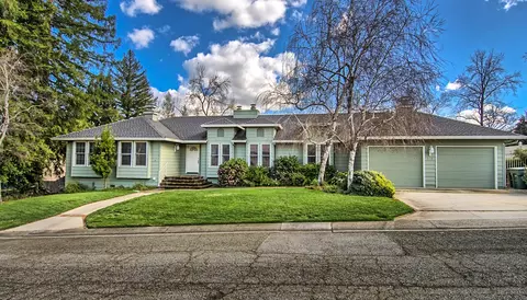 541 River Oaks Dr, Redding, CA 96001 photo 1