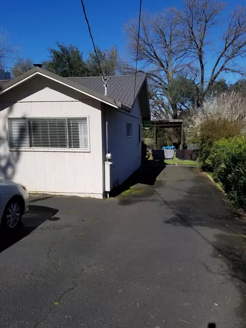 3461 Beacon Dr, Anderson, CA 96007 photo 3