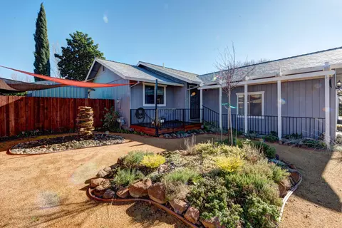 2585 Holly St, Anderson, CA 96007 photo 2