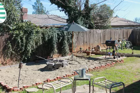 2633 Rainbow Ln, Redding, CA 96002 photo 4