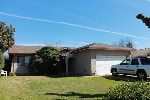 2633 Rainbow Ln, Redding, CA 96002 photo 1
