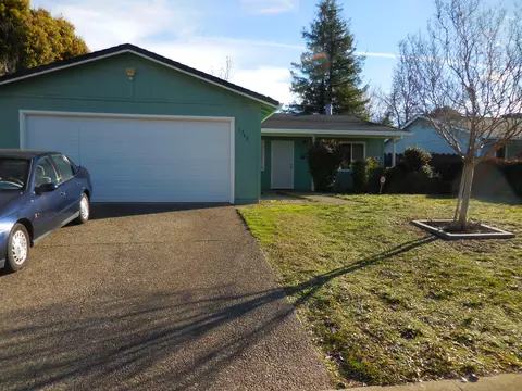 3763 Sunwood Dr, Redding, CA 96002 photo 2