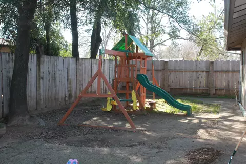 1191 Pinewood Ct, Redding, CA 96002 photo 2