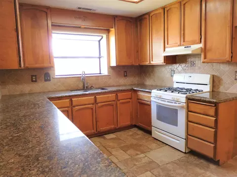 1652 Galaxy Way, Redding, CA 96002 photo 2