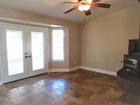 1652 Galaxy Way, Redding, CA 96002 photo 3