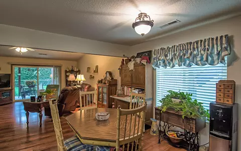 4229 Pasatiempo Ct, Redding, CA 96002 photo 7