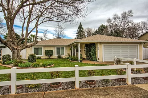 4229 Pasatiempo Ct, Redding, CA 96002 photo 1
