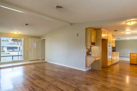 3955 Oro St, Redding, CA 96001 photo 8