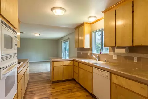 3955 Oro St, Redding, CA 96001 photo 6