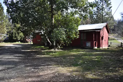 91 Locust St, Hayfork, CA 96041 photo 1