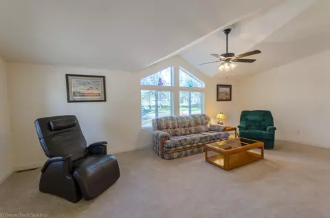 20278 Leon Ln, Redding, CA 96003 photo 12
