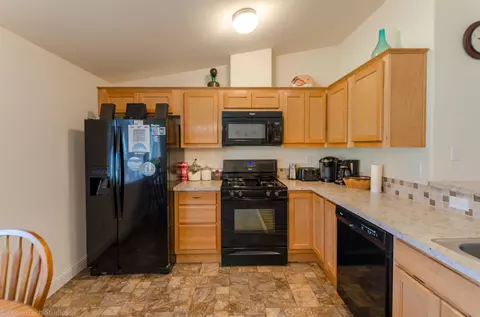 20278 Leon Ln, Redding, CA 96003 photo 6