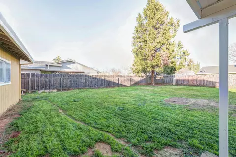 3727 Pluto St, Redding, CA 96002 photo 18