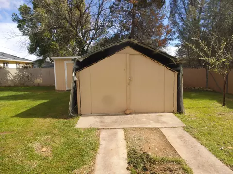 1163 Riviera Dr, Redding, CA 96001 photo 3