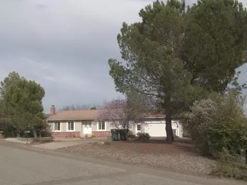806 Collyer Dr, Redding, CA 96003 photo 2