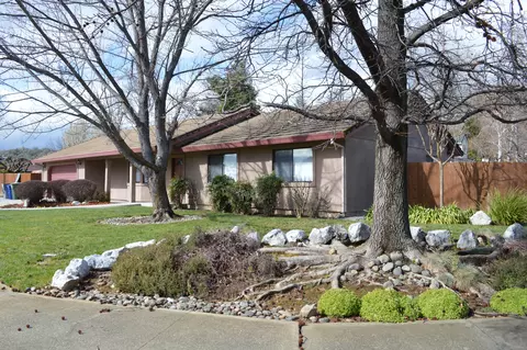 2424 Harlan Dr, Redding, CA 96003 photo 1