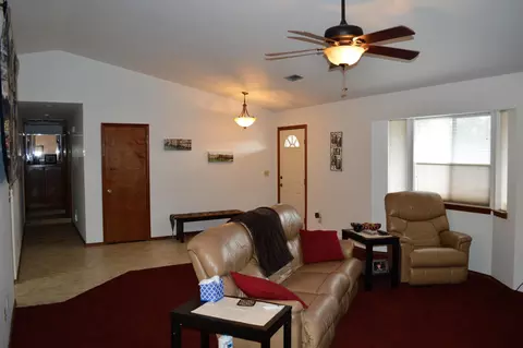 2424 Harlan Dr, Redding, CA 96003 photo 2