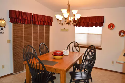 2424 Harlan Dr, Redding, CA 96003 photo 5