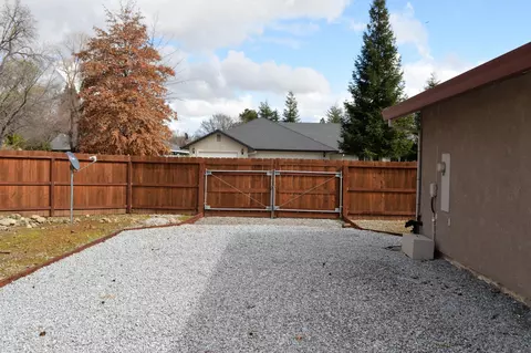 2424 Harlan Dr, Redding, CA 96003 photo 14
