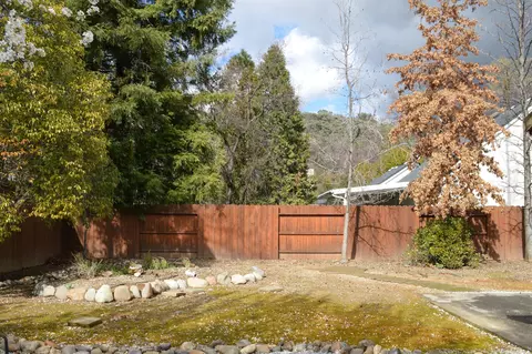 2424 Harlan Dr, Redding, CA 96003 photo 18