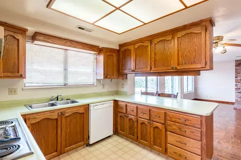 5988 Riverside, Redding, CA 96001 photo 9