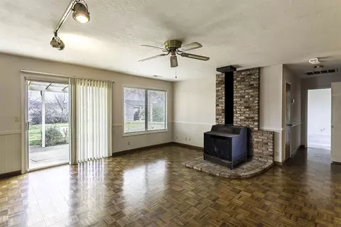 5988 Riverside, Redding, CA 96001 photo 10
