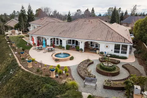 2385 Dream St, Redding, CA 96001 photo 4
