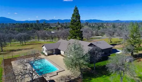 21039 Shadow Hill Ln, Redding, CA 96002 photo 2