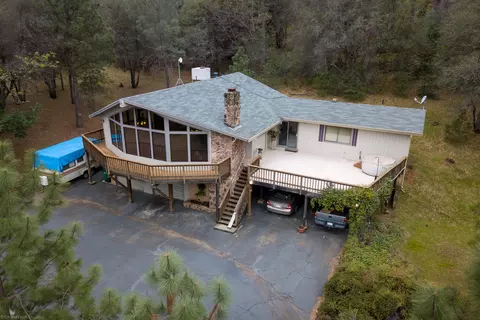 19863 Deerhaven Dr, Redding, CA 96003 photo 1
