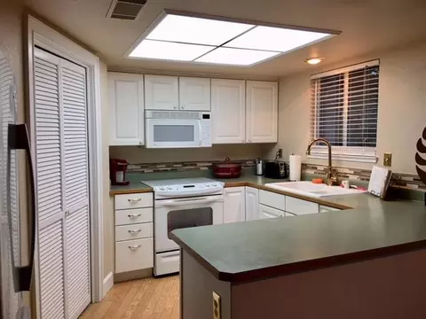 918 Chamise Way, Redding, CA 96002 photo 2