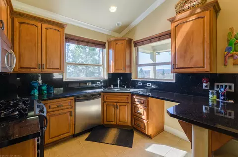 1488 Benton Dr, Redding, CA 96003 photo 13